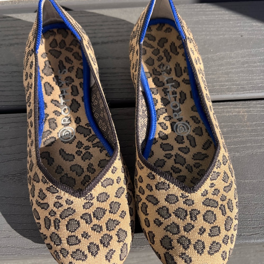 Rothys size 8, rounded flat - Picture 2 of 6